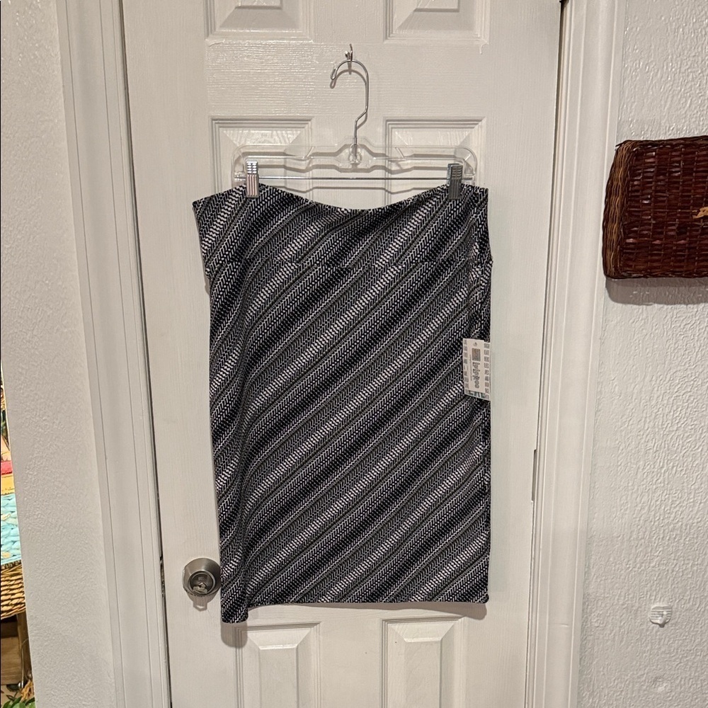 LuLaRoe Black and White Diagonal Striped Pencil Skirt